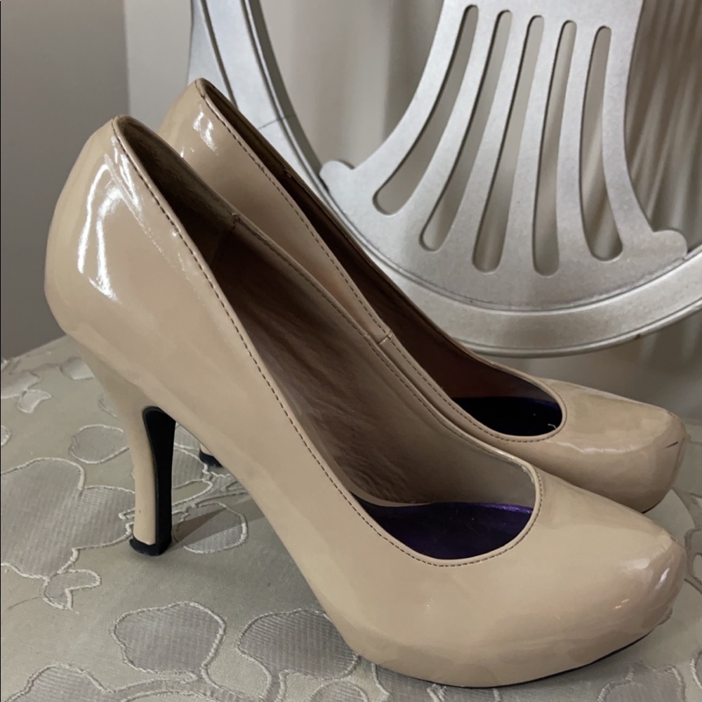 Shi Brand Nude Patent leather Heels